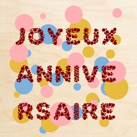 Des bulles de couleurs pour cette carte en bois Ă offrir pour un anniversaire.